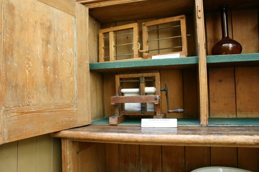 Bandage winders, Old Operating Theatre & Herb Garret, London - 02.JPG